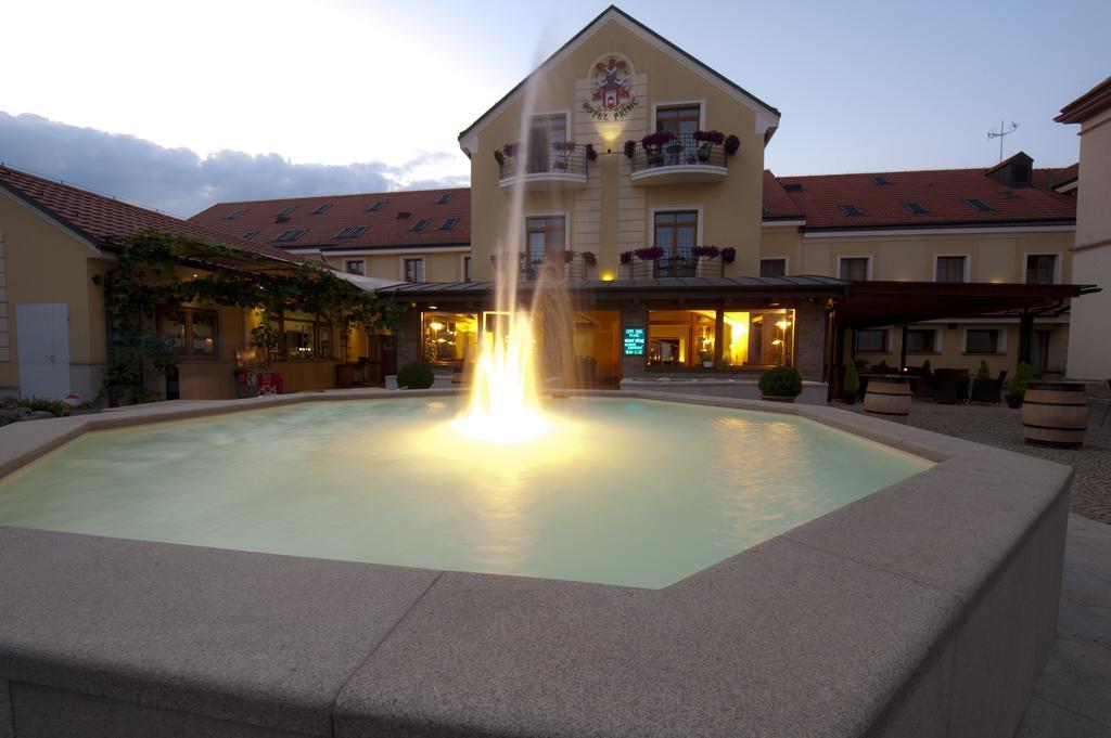 Hotel Princess Lednice Bagian luar foto