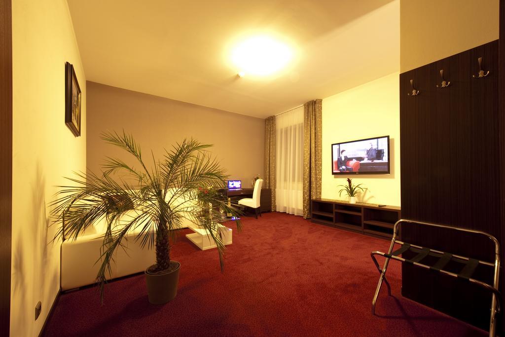 Hotel Princess Lednice Ruang foto