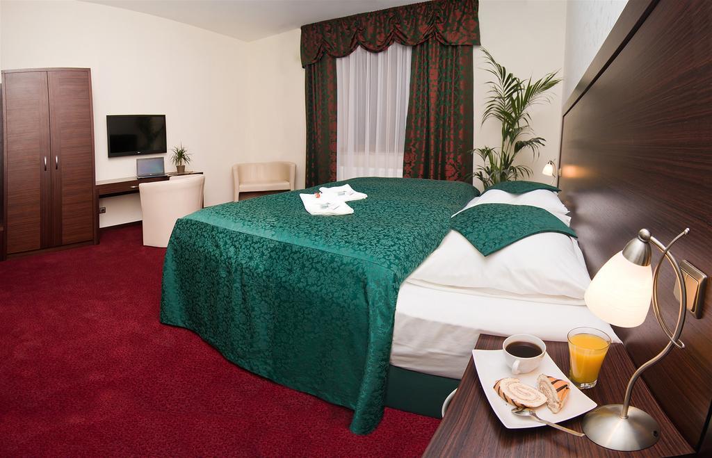 Hotel Princess Lednice Ruang foto