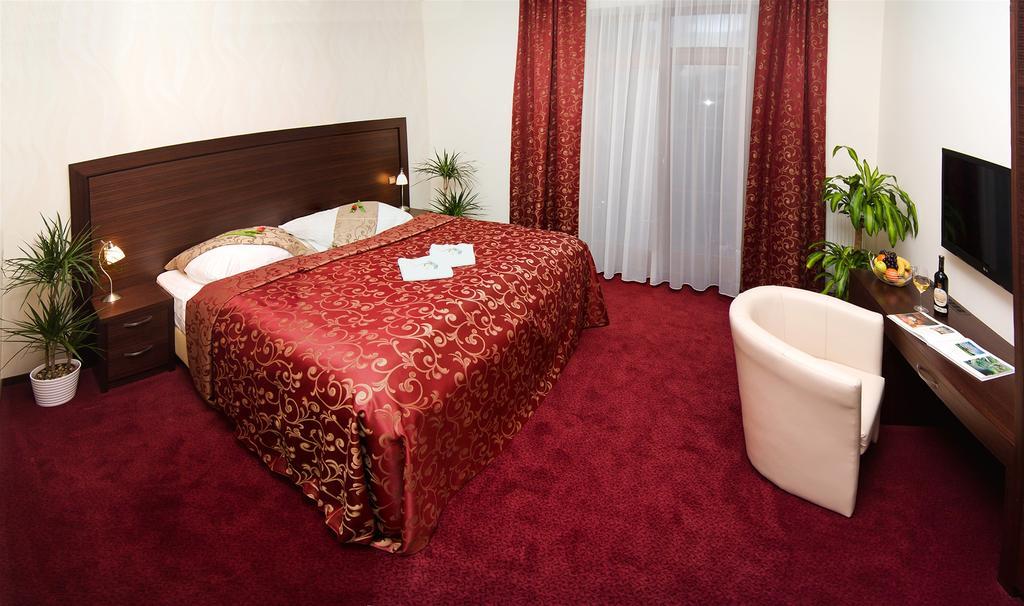 Hotel Princess Lednice Ruang foto